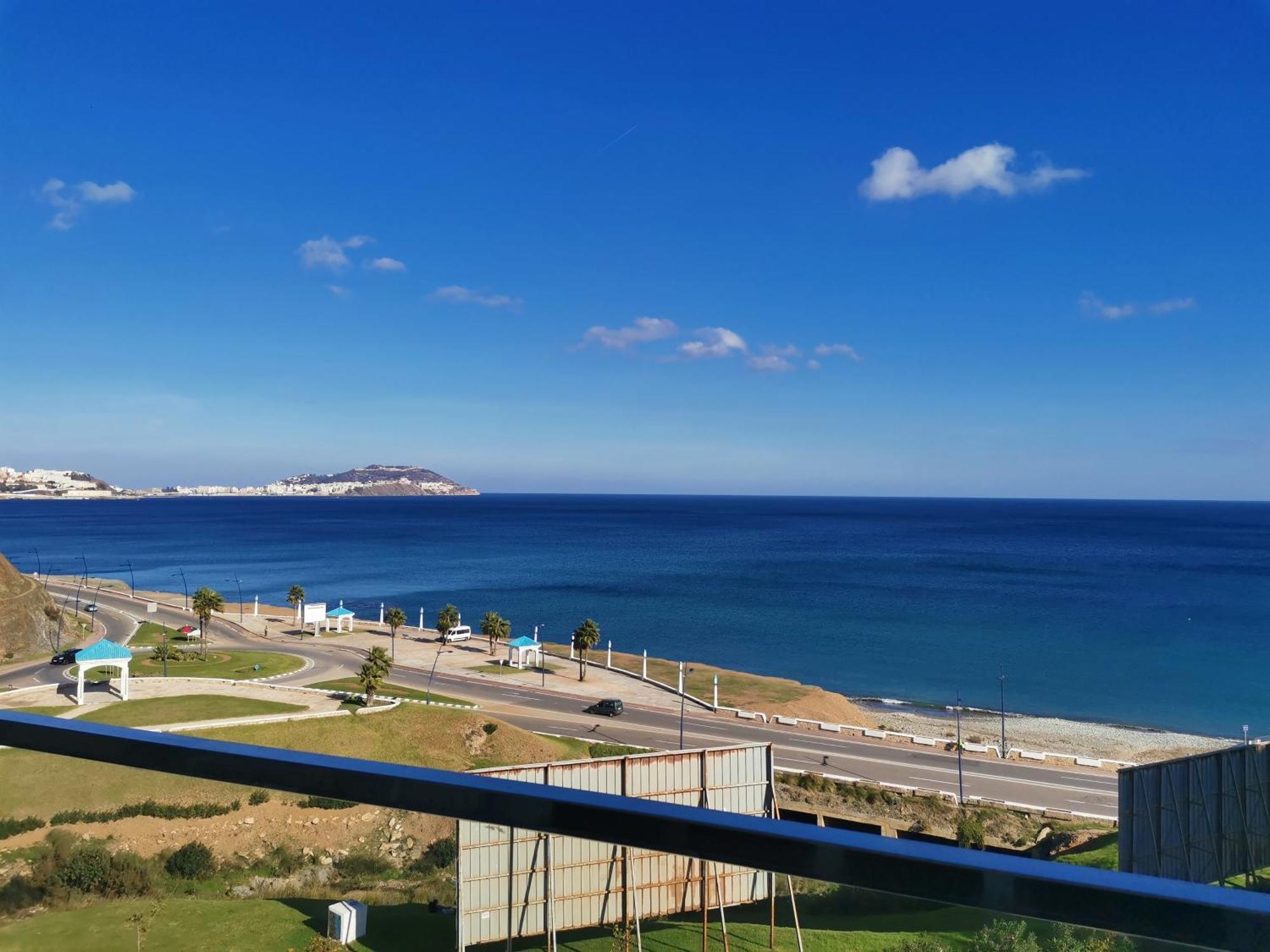 Appartf3 Vue Panoramique Sur Mer Residence Vista Del Mar Fnideq Exteriör bild