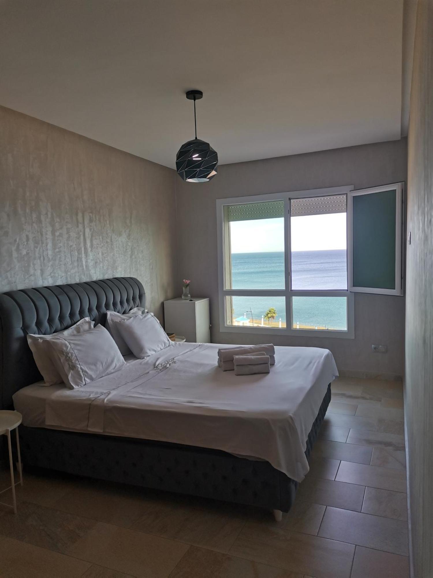 Appartf3 Vue Panoramique Sur Mer Residence Vista Del Mar Fnideq Exteriör bild