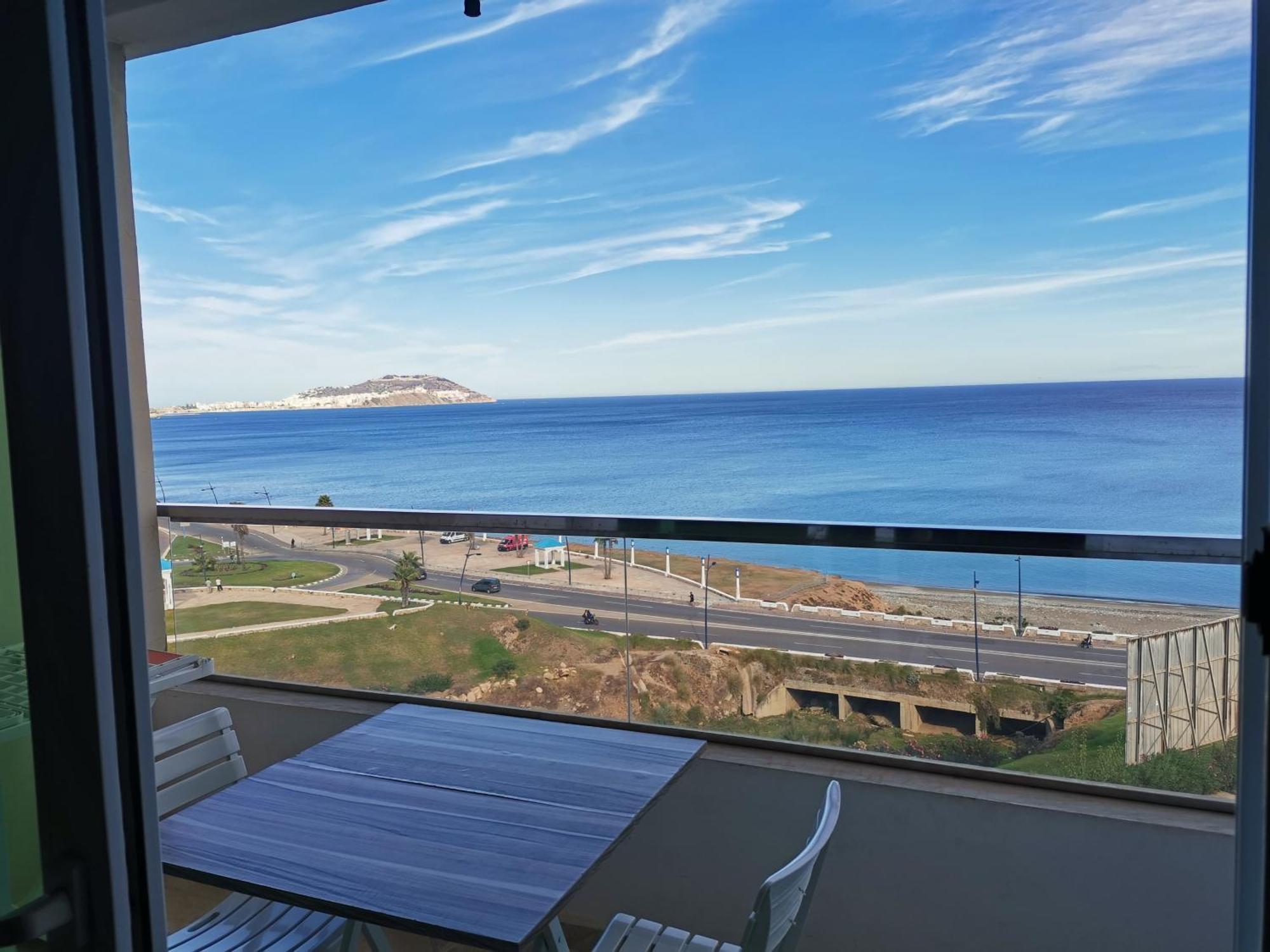 Appartf3 Vue Panoramique Sur Mer Residence Vista Del Mar Fnideq Exteriör bild