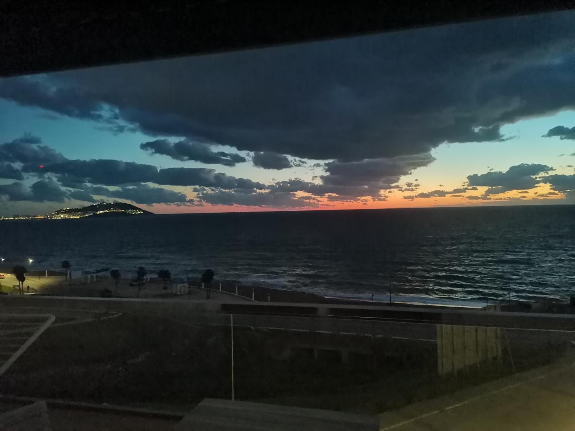 Appartf3 Vue Panoramique Sur Mer Residence Vista Del Mar Fnideq Exteriör bild